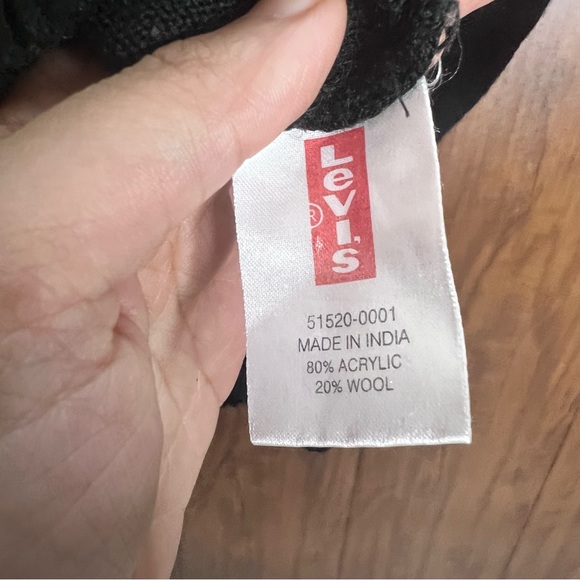 Vintage levis hoodie 20+ yrs old | made in india - Picture 4 of 5